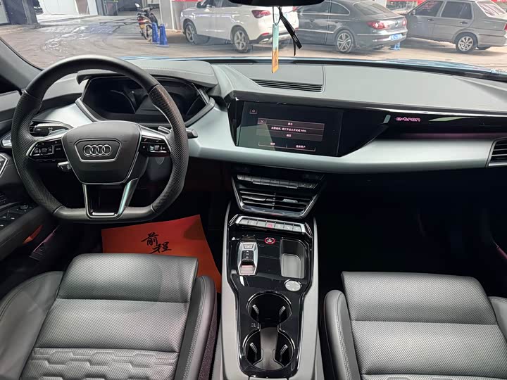 Фото 6 - Audi e-tron GT