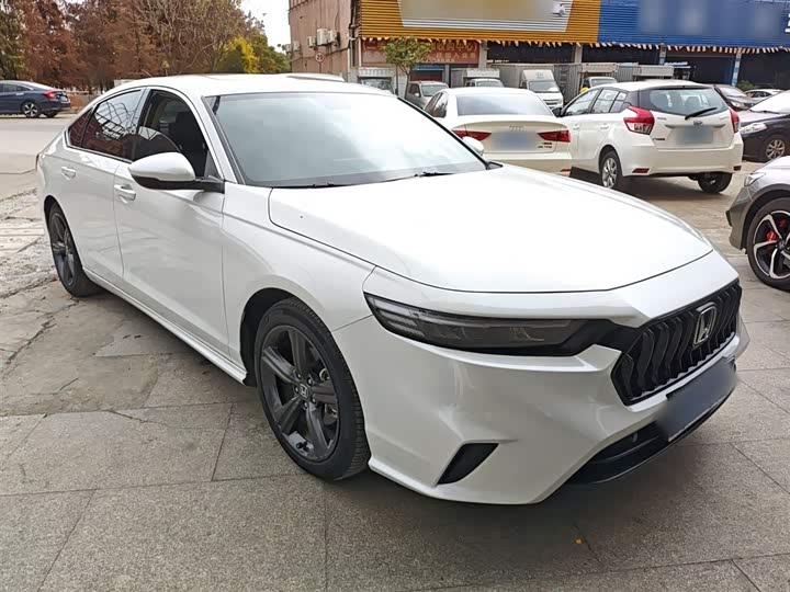 Фото 3 - Honda Inspire