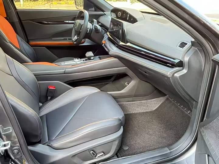 Фото 6 - Changan UNI-V