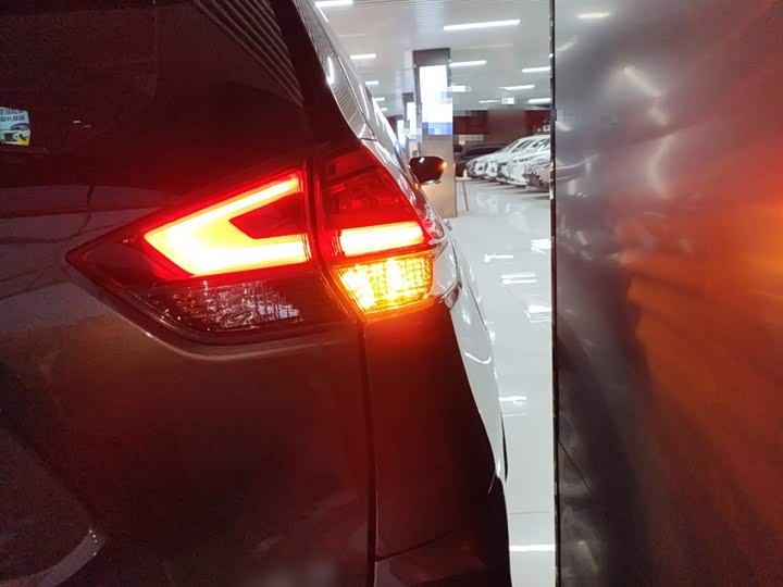 Фото 8 - Nissan X-Trail