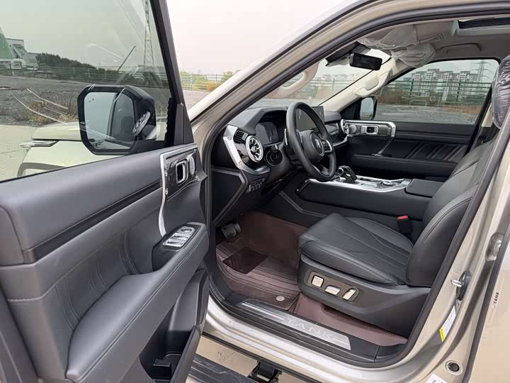 Фото 7 - Tank 400 Hybrid