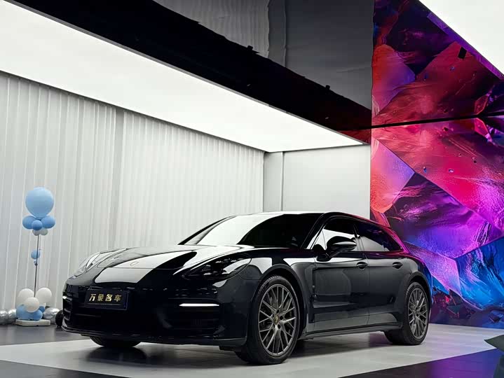 Фото 1 - Porsche Panamera