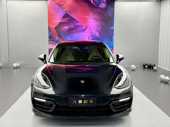 Фото 2 - Porsche Panamera