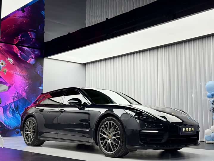 Фото 3 - Porsche Panamera