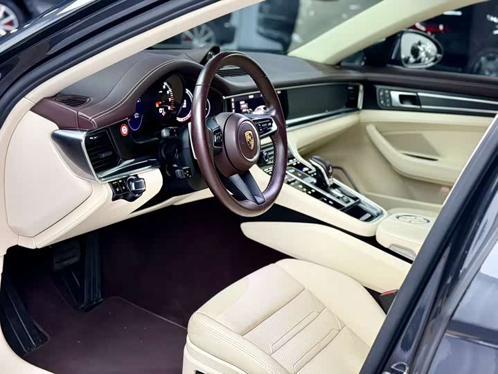 Фото 9 - Porsche Panamera