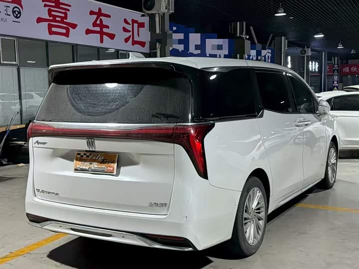 Фото 3 - Buick GL8 Century