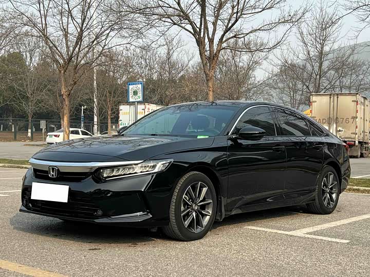 Фото 1 - Honda Inspire