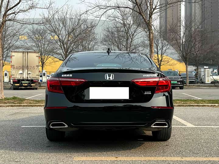 Фото 5 - Honda Inspire