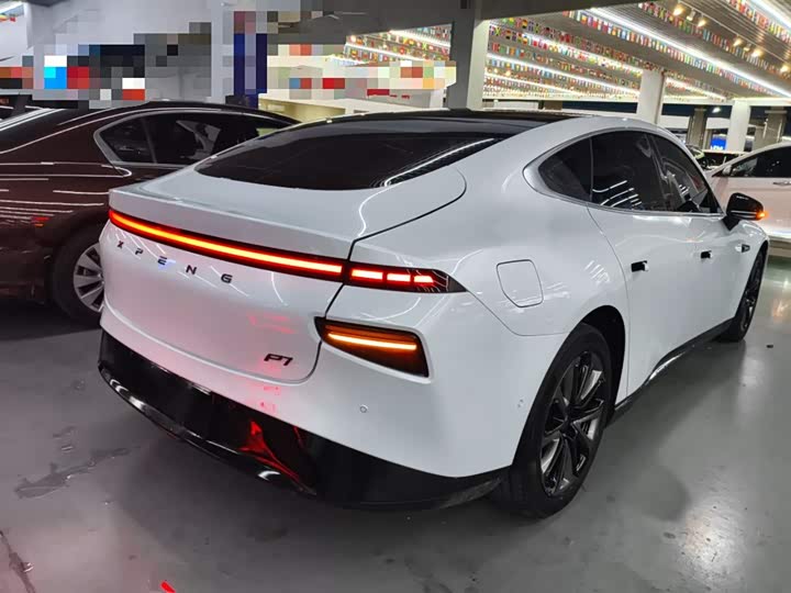 Фото 7 - XPeng P7