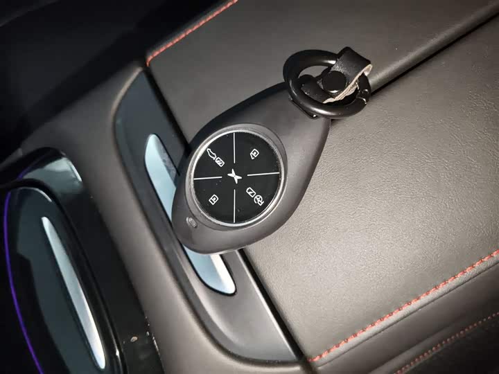 Фото 9 - XPeng P7