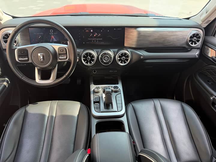 Фото 8 - Tank 300