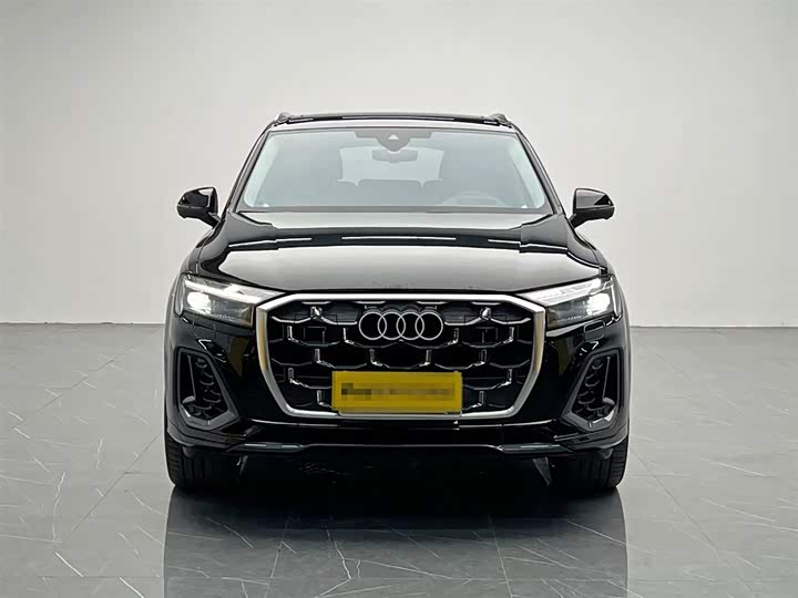 Фото 2 - Audi Q7