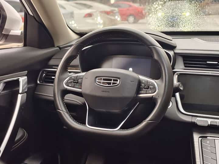 Фото 9 - Geely Atlas