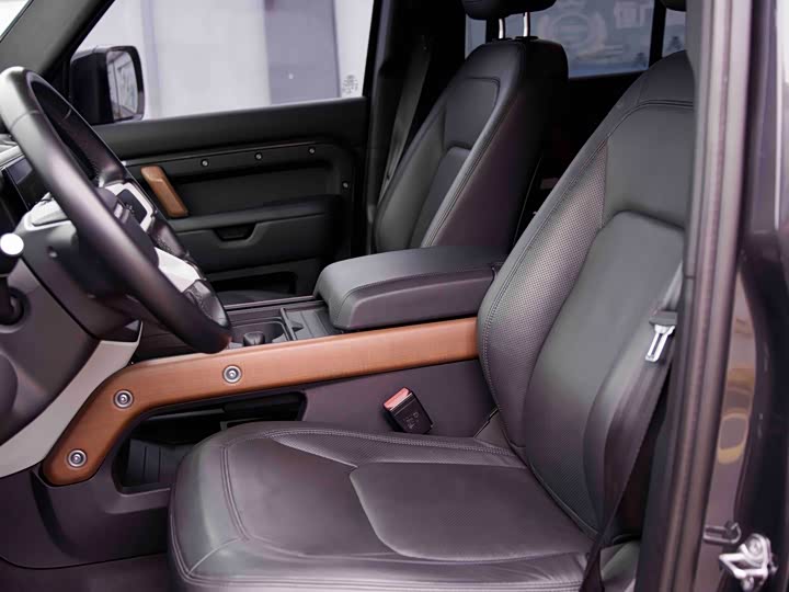 Фото 8 - Land Rover Defender