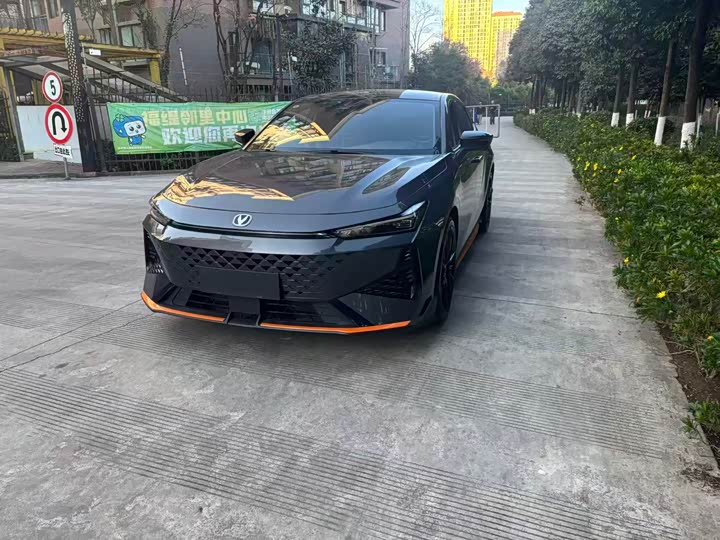 Фото 1 - Changan UNI-V