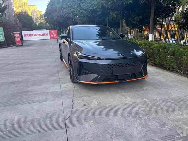 Фото 2 - Changan UNI-V