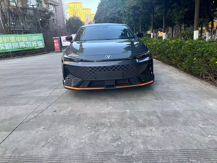 Фото 3 - Changan UNI-V