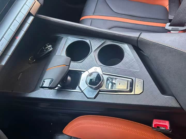 Фото 5 - Changan UNI-V