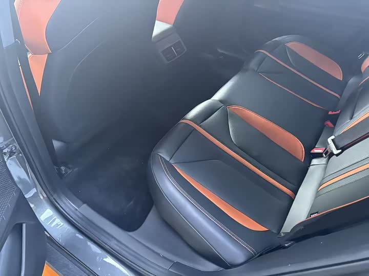 Фото 6 - Changan UNI-V