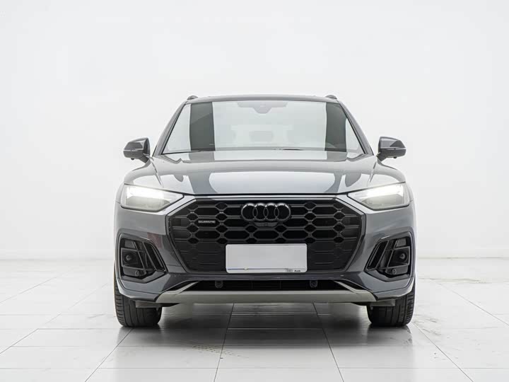 Фото 1 - Audi Q5L