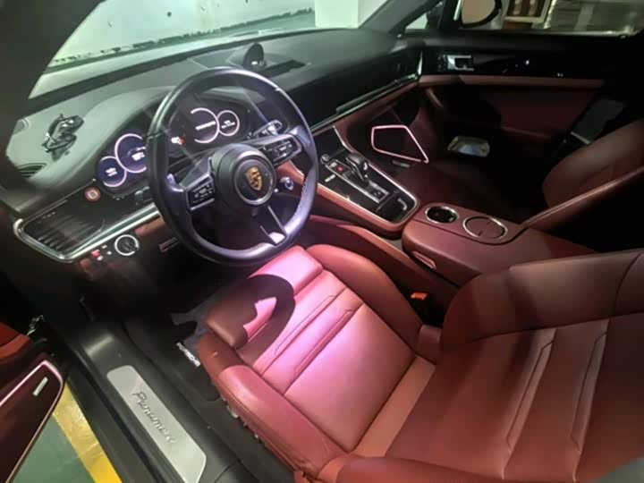 Фото 2 - Porsche Panamera