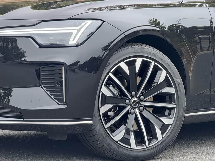 Фото 6 - Volvo S90