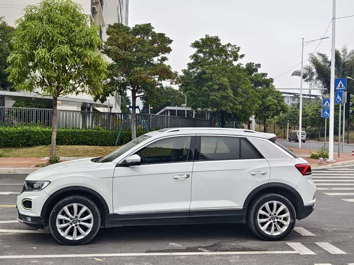 Фото 7 - Volkswagen T-Roc