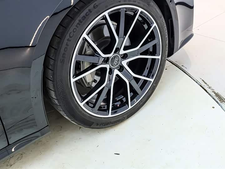 Фото 7 - Audi A7