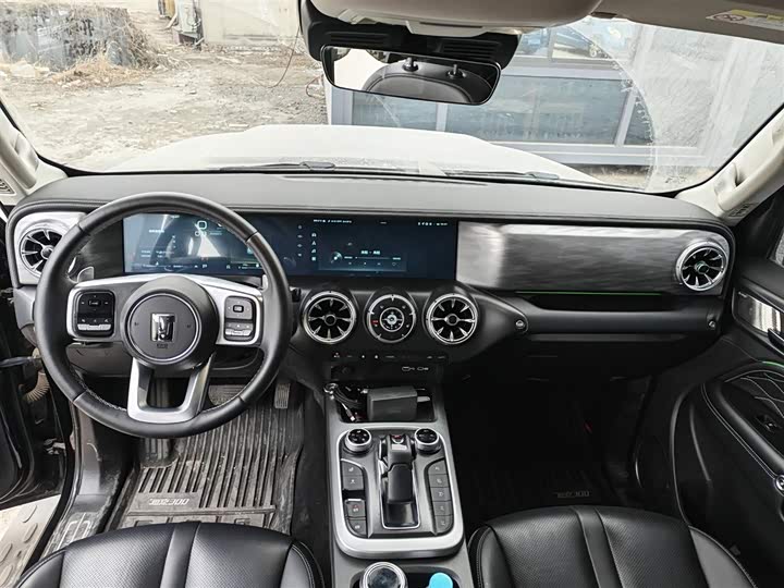 Фото 8 - Tank 300