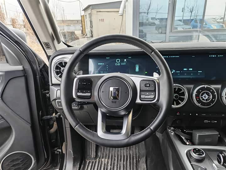 Фото 9 - Tank 300