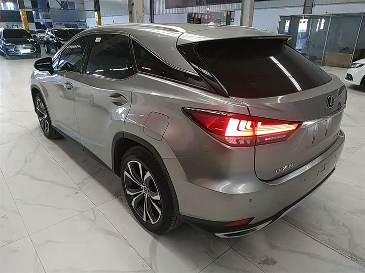 Фото 5 - Lexus RX