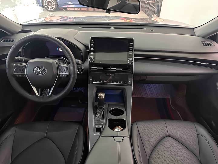 Фото 9 - Toyota Avalon