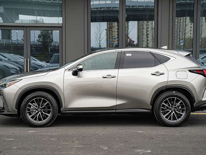 Фото 7 - Lexus NX