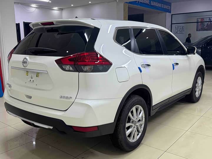 Фото 6 - Nissan X-Trail