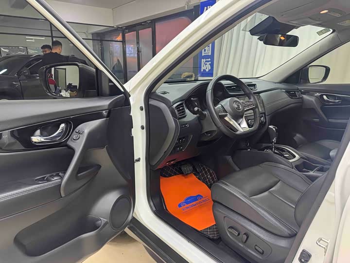 Фото 7 - Nissan X-Trail