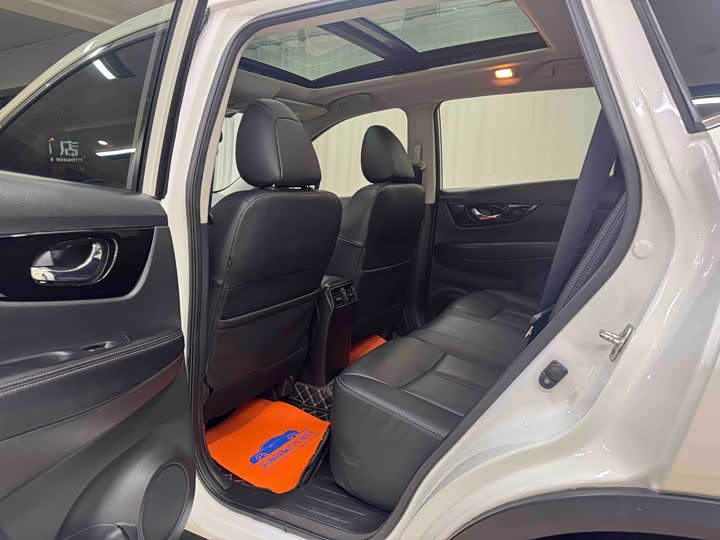 Фото 8 - Nissan X-Trail