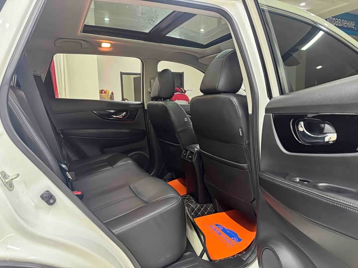 Фото 9 - Nissan X-Trail