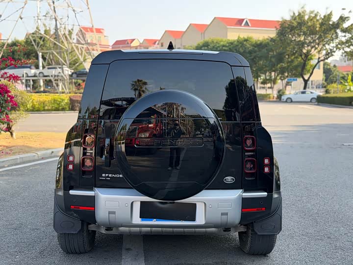 Фото 8 - Land Rover Defender