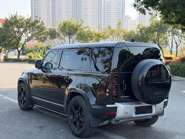 Фото 9 - Land Rover Defender