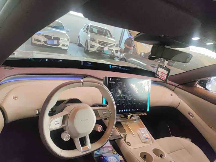 Фото 6 - Xiaomi YU7