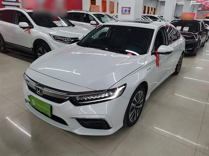 Фото 2 - Honda Inspire