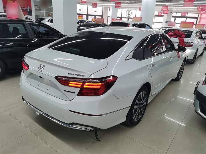 Фото 4 - Honda Inspire