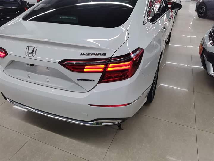 Фото 5 - Honda Inspire