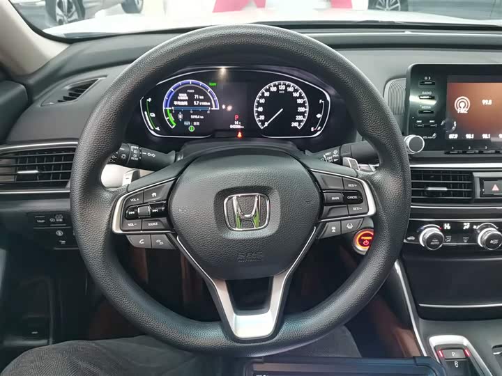 Фото 7 - Honda Inspire