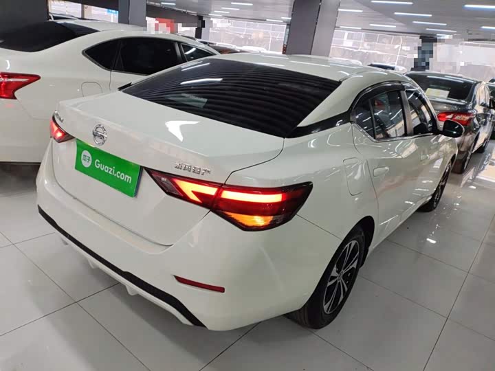 Фото 7 - Nissan Sylphy