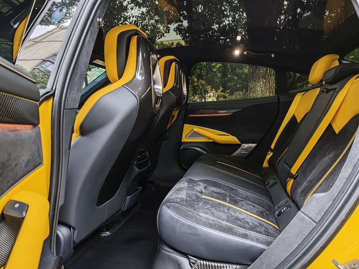 Фото 6 - Xiaomi SU7 Ultra