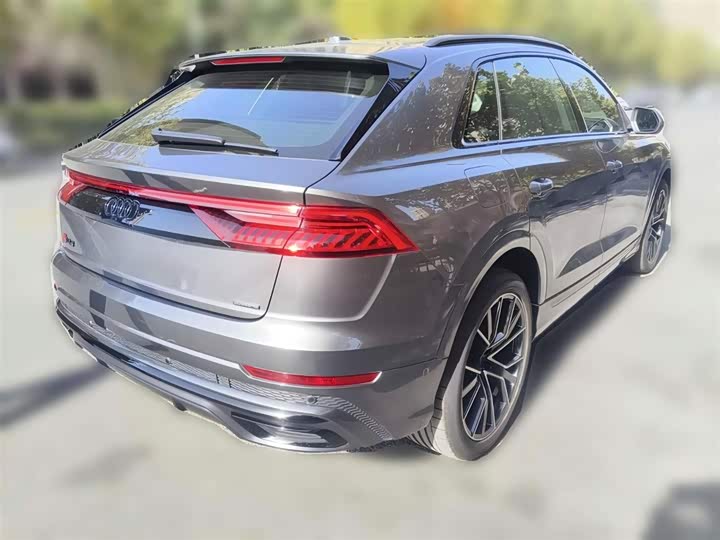 Фото 2 - Audi Q8