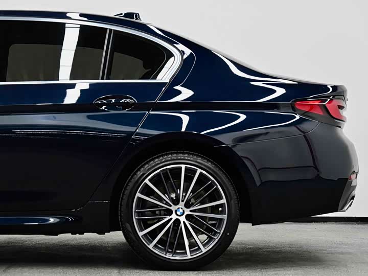 Фото 9 - BMW 5 Series