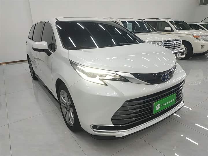 Фото 4 - Toyota Sienna