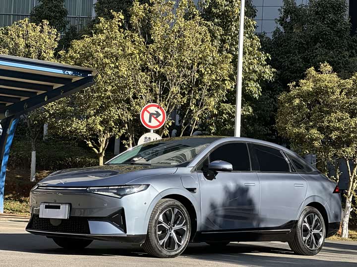 Фото 1 - XPeng P5